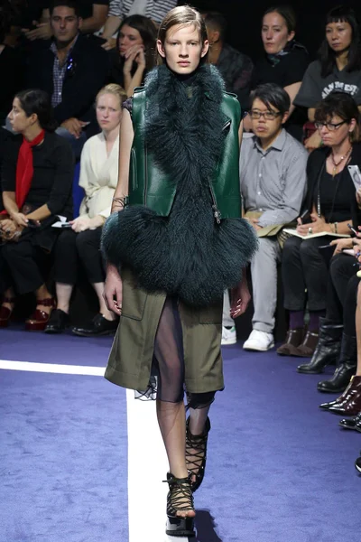 Look 37